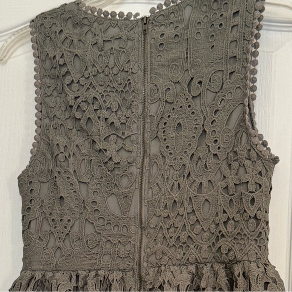 ALTAR’D STATE LACE DRESS. BEAUTIFUL GREEN OLIVE LINED DRESS. LIKE NEW! - Picture 15 of 15
